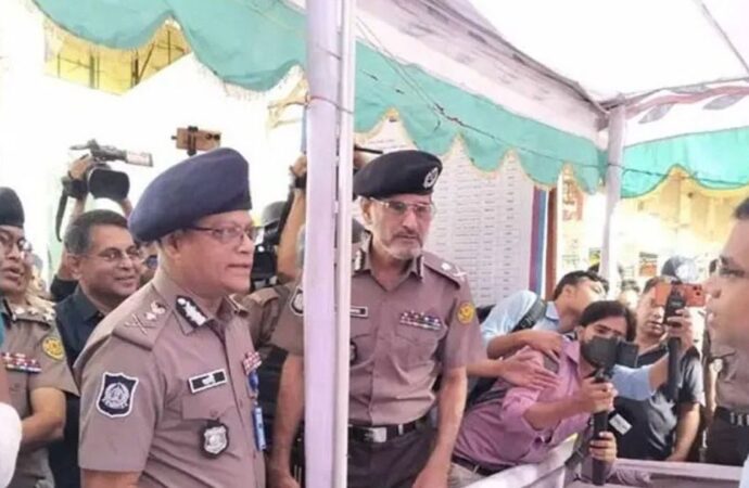 গাবতলী বাস টার্মিনাল পরিদর্শনে আইজিপি ও ডিএমপি কমিশনার