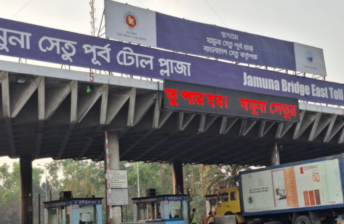 যমুনা সেতুতে বেড়েছে যানবাহনের চাপ, ২৪ ঘণ্টায় আয় ৩ কোটি টাকা