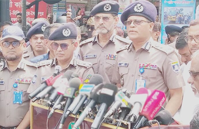 ঈদযাত্রা পরিদর্শন, আইন না জানাও একটা অপরাধ: আইজিপি