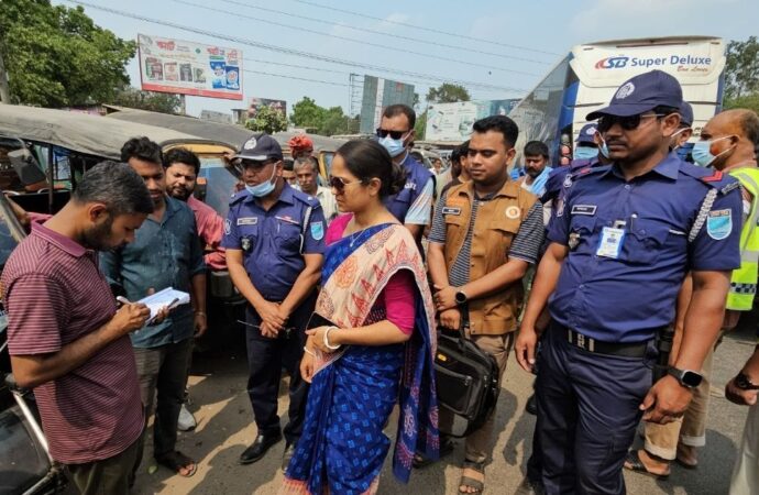 ইউএনওকে যাত্রী ভেবে অতিরিক্ত ভাড়া দাবি, ভ্রাম্যমাণ আদালতে জরিমানা