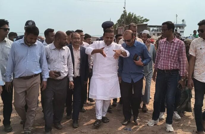 পাটুরিয়া নৌপথ পরিদর্শনে নৌ প্রতিমন্ত্রী রাজীব আহসান