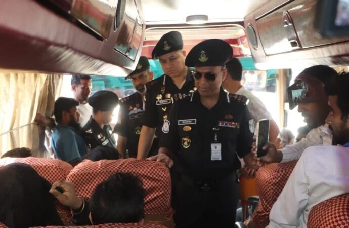 ঈদকে ঘিরে নিরাপত্তা জোরদার, মাঠে র‍্যাবের কঠোর নজরদারি