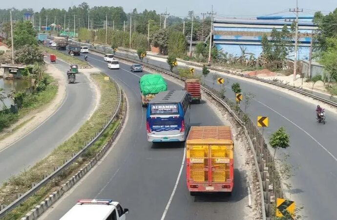 নেই যানজট, ঈদের আগের দিন যমুনা মহাসড়কে ফিরেছে স্বস্তি