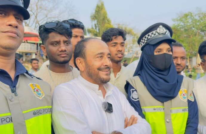 শ্রীমঙ্গলে পর্যটকদের সাথে ঈদের শুভেচ্ছা বিনিময় করলেন এমপি হাজী মুজিব