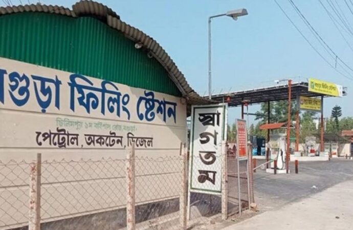 সারাদেশে তেলশূন্য হয়ে বন্ধ অধিকাংশ ফিলিং স্টেশন