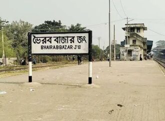 ভৈরবে ট্রেনে কাটা পড়ে দুজনের মৃত্যু