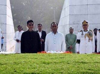 জিয়াউর রহমান ও খালেদা জিয়ার সমাধিতে ডেপুটি স্পিকার ও চিফ হুইপের শ্রদ্ধা