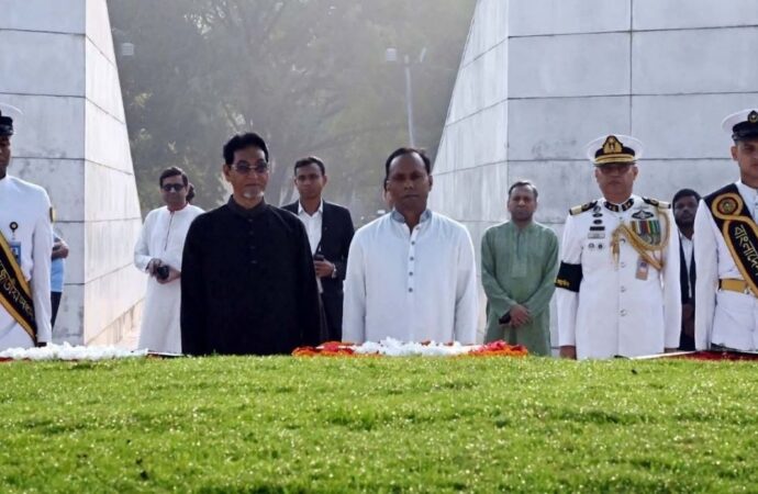 জিয়াউর রহমান ও খালেদা জিয়ার সমাধিতে ডেপুটি স্পিকার ও চিফ হুইপের শ্রদ্ধা