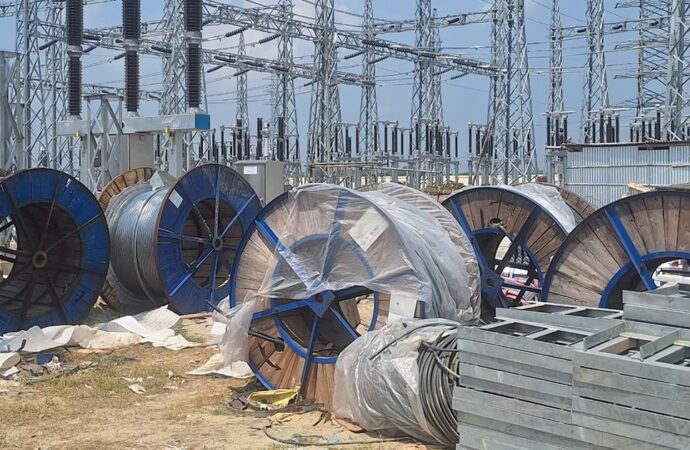 নির্মানাধীন পাওয়ার গ্রিডে পাহাড়ারদের বেঁধে রেখে ২ কোটি টাকার মালামাল লুট