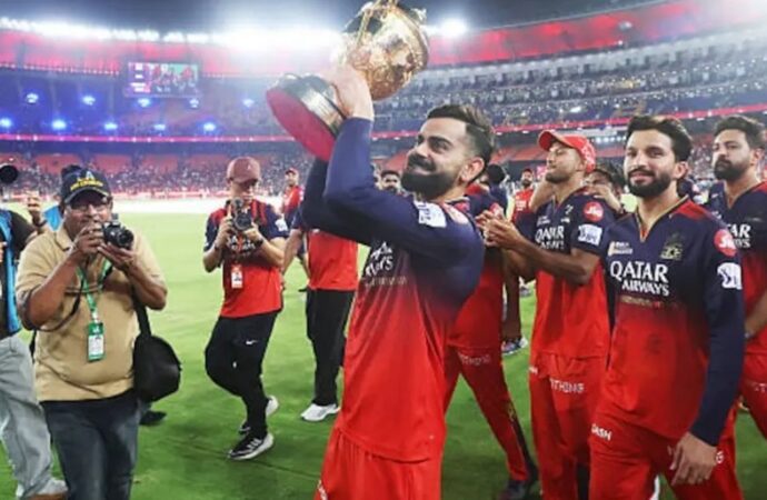 রেকর্ড ১৭৮ কোটি ডলারে বিক্রি হলো রয়্যাল চ্যালেঞ্জার্স বেঙ্গালুরু