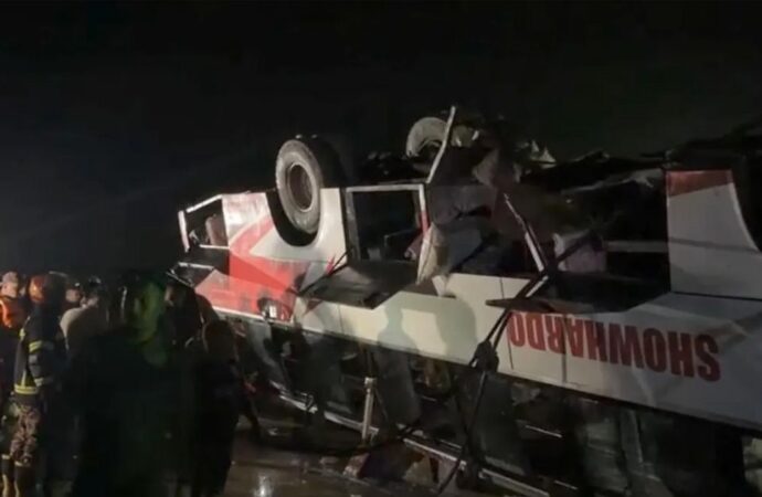 দৌলতদিয়া ঘাটে বাসডুবি: ২৬ মরদেহ উদ্ধার