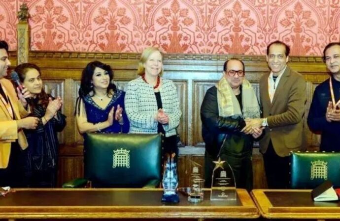 হাউজ অব কমন্সে বাংলা গানের প্রকাশনা উৎসব, মুক্তি পেল রাহাত ফতেহ আলীর ‘প্রেম
পিয়াসা’