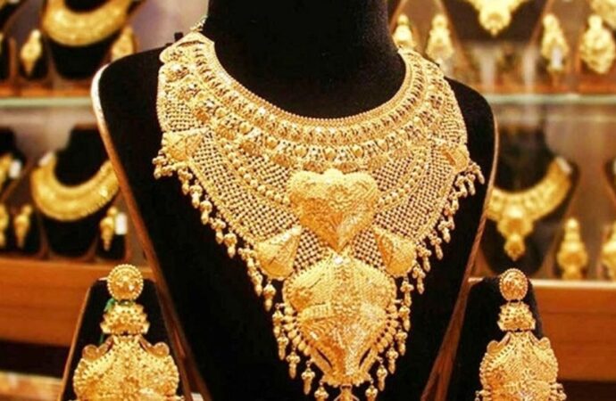 দিনে দুই দফা বাড়িয়ে স্বর্ণের নতুন দাম নির্ধারণ