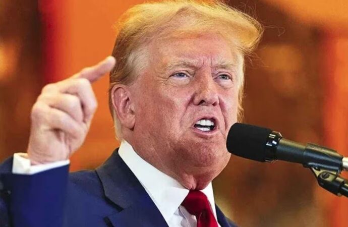 ফের ইরানের তেল ও বিদ্যুৎকেন্দ্রে হামলার হুমকি ট্রাম্পের