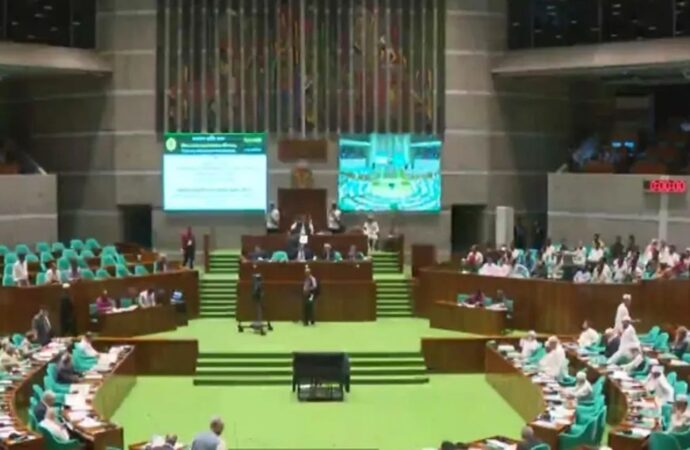 মাইকে কাজ করছে না, অধিবেশনে ৪০ মিনিট মুলতবি