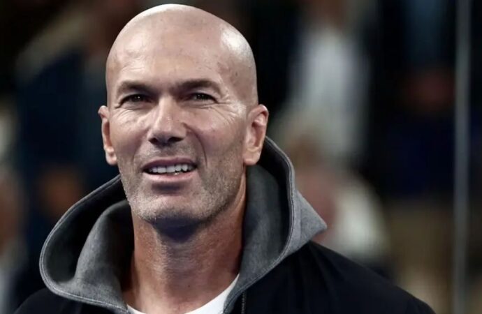 ফ্রান্সের ডাগআউটে রাজকীয় প্রত্যাবর্তনের পথে জিনেদিন জিদান