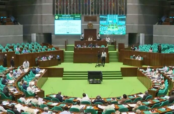 নিষিদ্ধই থাকছে আওয়ামী লীগের কার্যক্রম, সংসদে বিল পাস