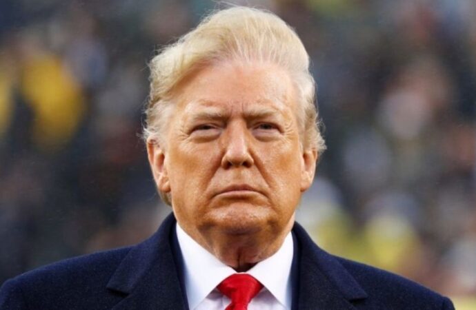 ট্রাম্পকে ক্ষমতাচ্যুত করার ডাক যুক্তরাষ্ট্রে