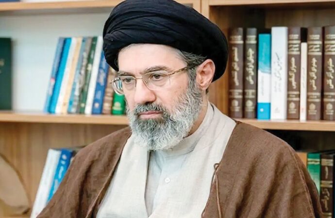 যুদ্ধ চাই না, তবে অধিকার রক্ষায় অনড় থাকবে তেহরান: মোজতবা খামেনি