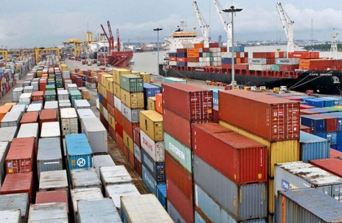 রপ্তানিতে ধস ও আমদানির উচ্চমূল্য: বহুমুখী চাপের মুখে বাংলাদেশের বৈদেশিক বাণিজ্য