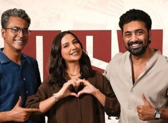 শুভশ্রী ও অনির্বাণকে নিয়ে পরিচালনায় আসছেন দেব