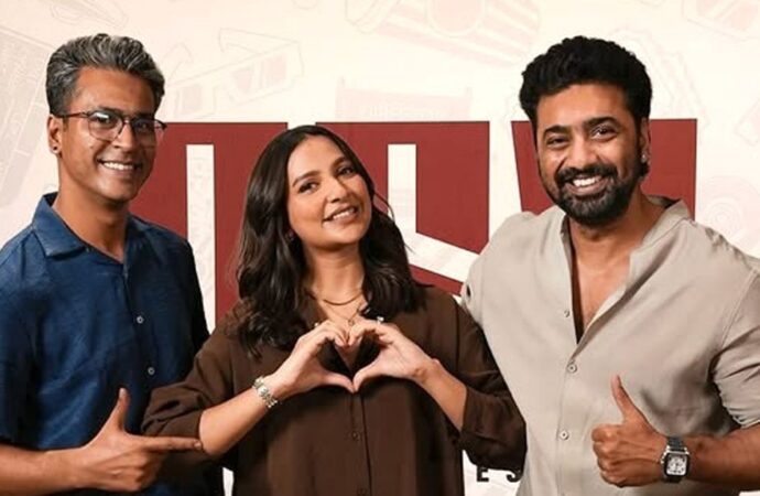 শুভশ্রী ও অনির্বাণকে নিয়ে পরিচালনায় আসছেন দেব