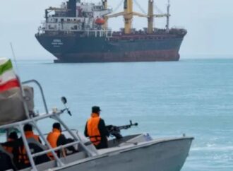 হরমুজ প্রণালি সম্পূর্ণ ইরানের নিয়ন্ত্রণে