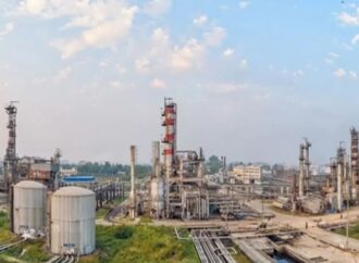 ক্রুড অয়েল সংকটে বন্ধ হলো একমাত্র রাষ্ট্রায়ত্ত তেল শোধনাগার