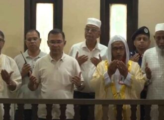 টাঙ্গাইলে মওলানা ভাসানীর মাজার জিয়ারত করলেন প্রধানমন্ত্রী