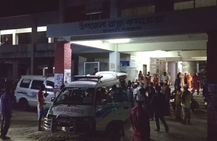 আমতলীতে ট্রাক-অটোরিকশার মুখোমুখি সংঘর্ষে নিহত ২, আহত ৩