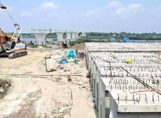 গজারিয়ায় চাঁদার দাবিতে বন্ধ সেতু নির্মাণ কাজ, আতঙ্কে শ্রমিকরা