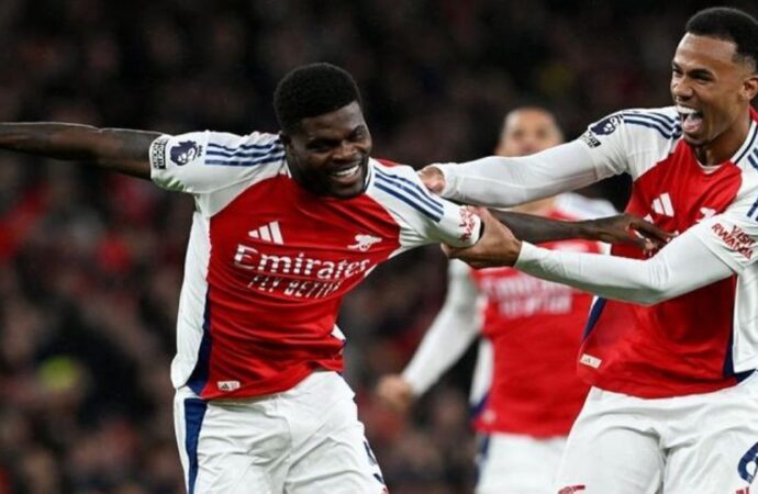 স্পোর্টিং সিপির প্রতিরোধ ভেঙে সেমিফাইনালে আর্সেনাল