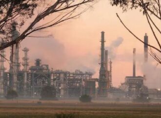 অস্ট্রেলিয়ার জিলং তেল শোধনাগারে বিধ্বংসী অগ্নিকাণ্ড