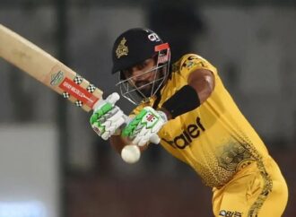 টি-টোয়েন্টিতে ফিফটির ‘সেঞ্চুরি’: ওয়ার্নার-কোহলিদের অভিজাত ক্লাবে বাবর আজম