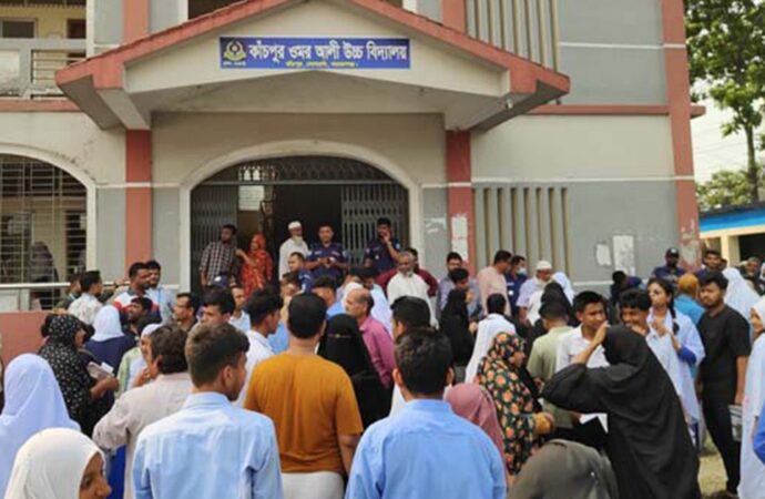 সোনারগাঁয়ে ২০২৫ সালের প্রশ্নে এসএসসি পরীক্ষা দিলো ১৭৭ পরীক্ষার্থী
