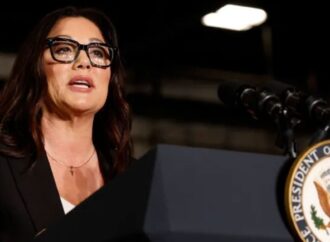 ট্রাম্প প্রশাসন ছাড়লেন মার্কিন শ্রমমন্ত্রী লরি শ্যাভেজ-ডিরেমার