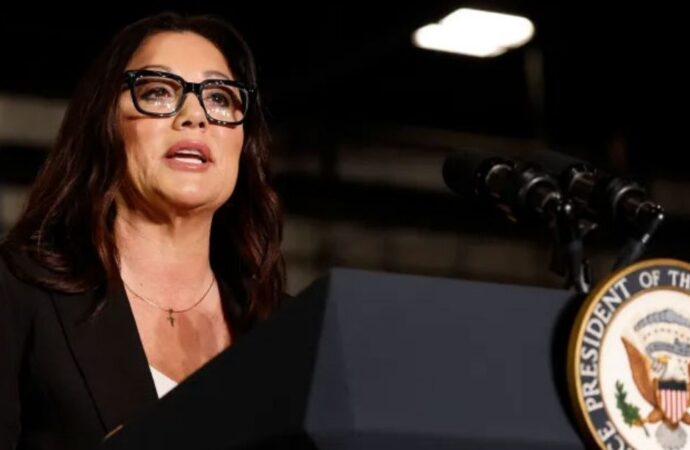 ট্রাম্প প্রশাসন ছাড়লেন মার্কিন শ্রমমন্ত্রী লরি শ্যাভেজ-ডিরেমার