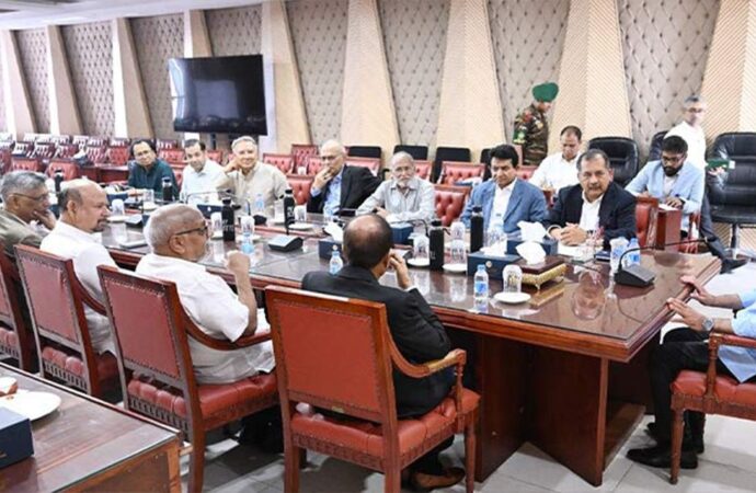 সংবাদপত্রের স্বাধীনতায় কারো সঙ্গে বৈরী আচরণ নয়: প্রধানমন্ত্রী