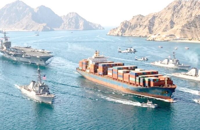 একদিনে হরমুজ প্রণালী পার হলো ৩৭ জাহাজ