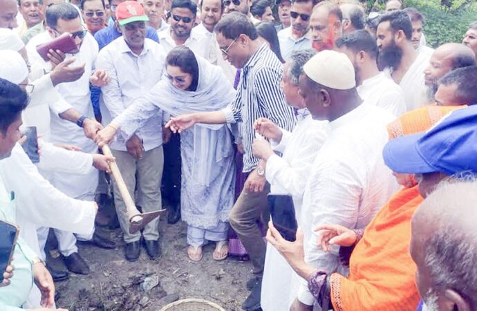 ফরিদপুরে কুমার নদী পুনখনন শুরু