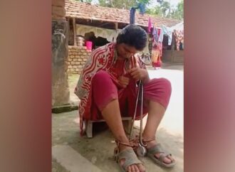 ১৫ বছর ধরে  শিকলবন্দী ২৪ বছরের তরুণী মিতু