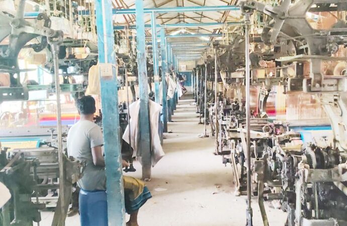 লোডশেডিংয়ের কারণে সিরাজগঞ্জের তাঁতশিল্পে জ্বালানি ব্যয় বেড়েছে চারগুণ