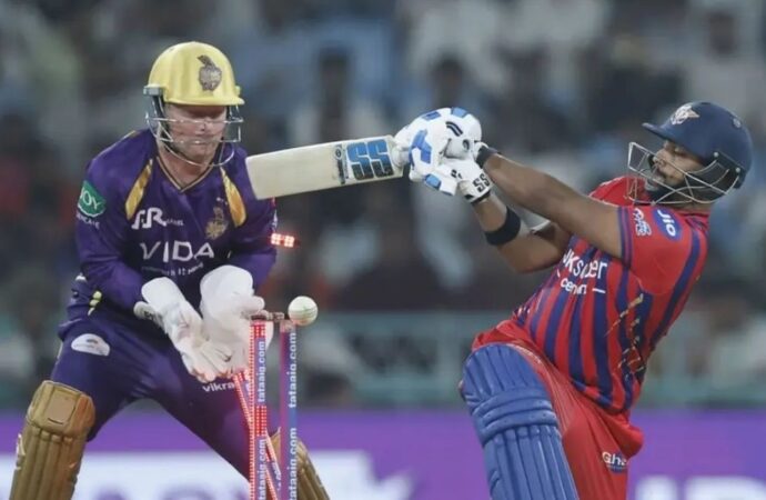 ১ রানের সুপার ওভারে কলকাতার নাটকীয় জয়