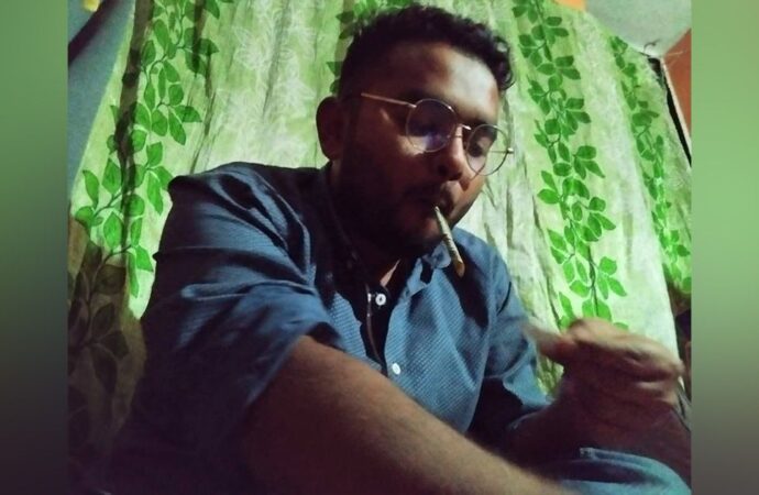 মাদক সদৃশ বস্তু সেবনের ছবি ভাইরাল বৈছাআ নেতার, থানায় জিডি