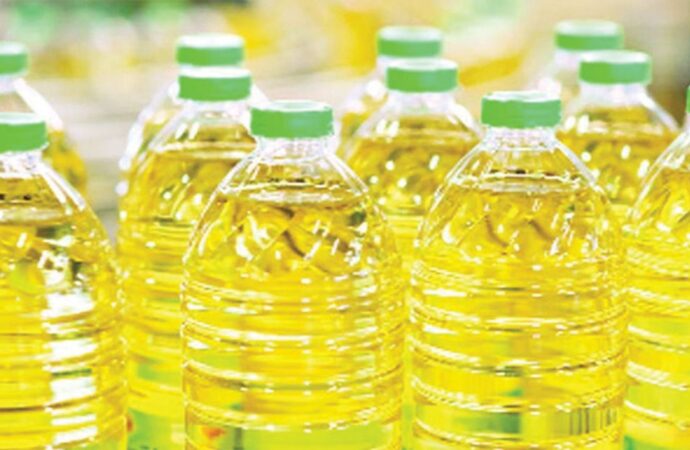 সরবরাহ-সংকটের মধ্যেই বাড়ল সয়াবিন তেলের দাম