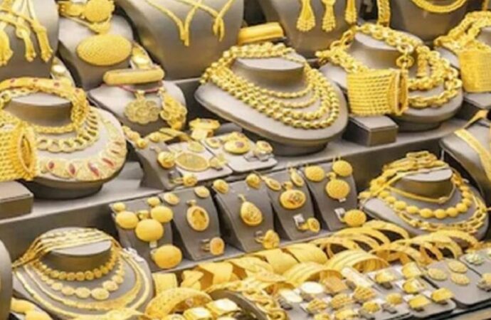 স্বর্ণের বাজারে অস্থিরতা: এক দিনেই দুই দফা দামের পরিবর্তন