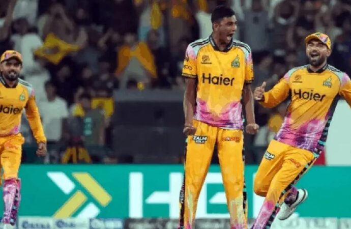 নাহিদ-হার্ডির দাপটে ৯ বছর পর পিএসএল চ্যাম্পিয়ন পেশোয়ার