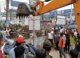 মহাসড়ক দখলমুক্ত করতে ত্রিশালে প্রশাসনের বিশেষ উচ্ছেদ অভিযান
