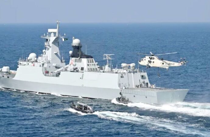 ভারতীয় ক্রুদের উদ্ধার করল পাকিস্তানি নৌবাহিনী