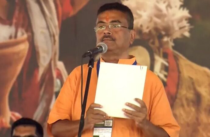 পশ্চিমবঙ্গের মুখ্যমন্ত্রী হিসেবে শপথ নিলেন শুভেন্দু অধিকারী